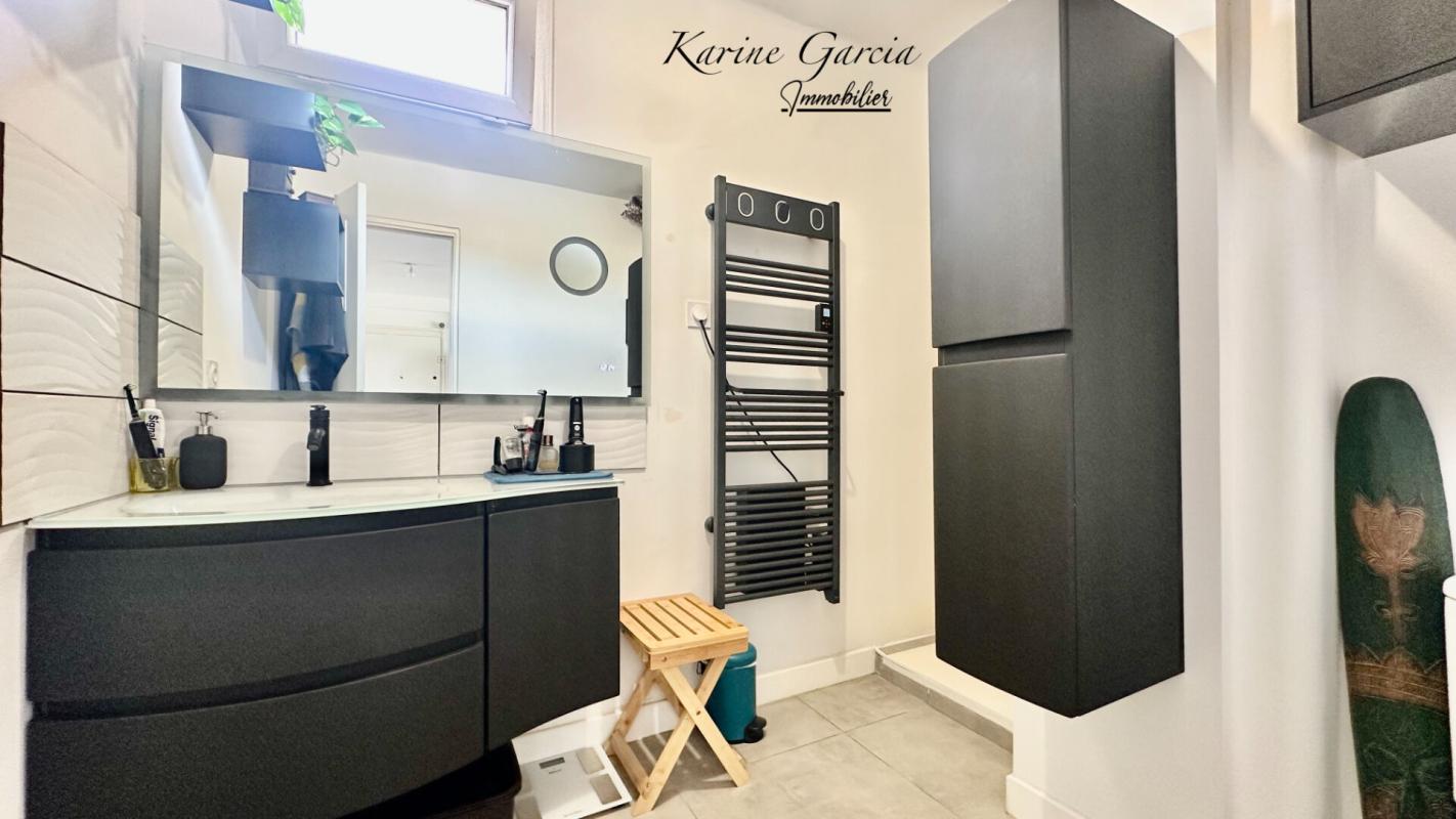 SIX-FOURS-LES-PLAGES SIX FOURS LES PLAGES - PROXIMITE DU CENTRE VILLE - PETITE COPROPRIETE AU CALME - APPARTEMENT T3  - CAVE PRIVATIVE 14