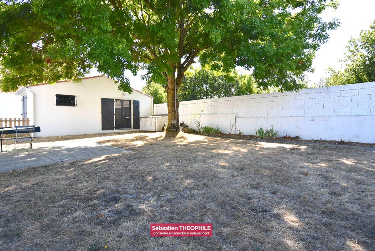 SAINT-GILLES-CROIX-DE-VIE Maison T3 + dépendance proche Saint Gilles Croix De Vie 13