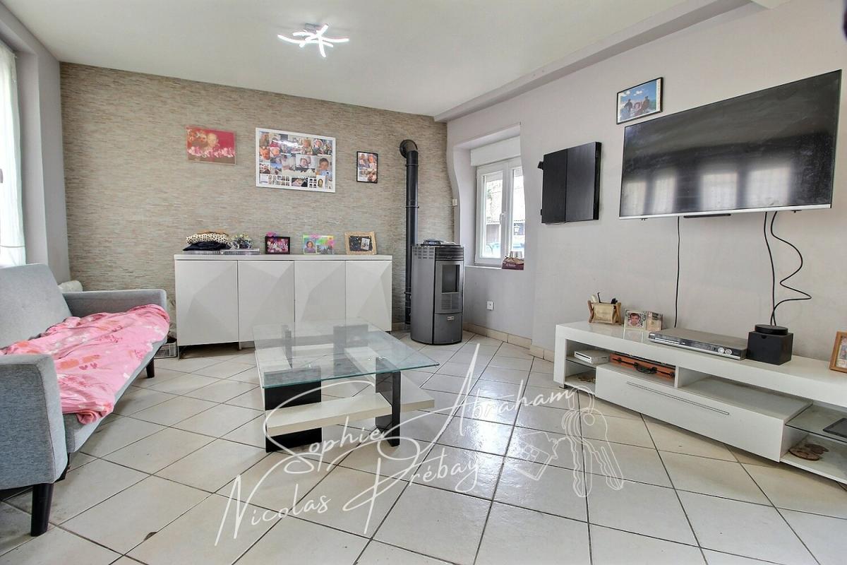 TOURY Maison en centre ville avec jardin, terrasse et places de parkings privatives 4