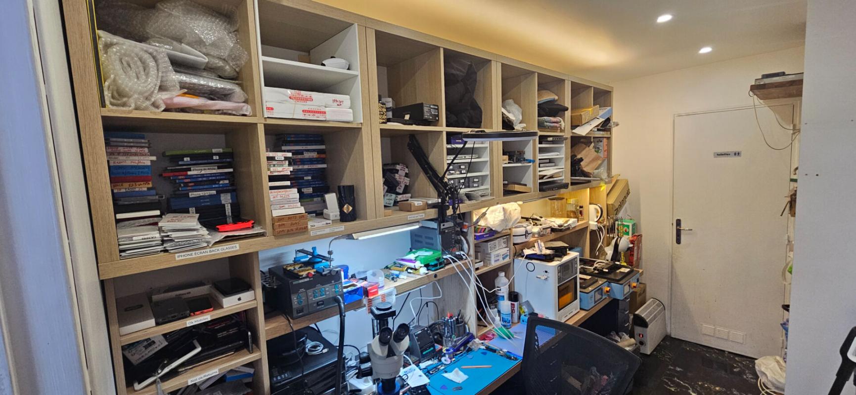 SAINT-MARD SAINT MARD -  2 boutiques High-tech et épicerie 5