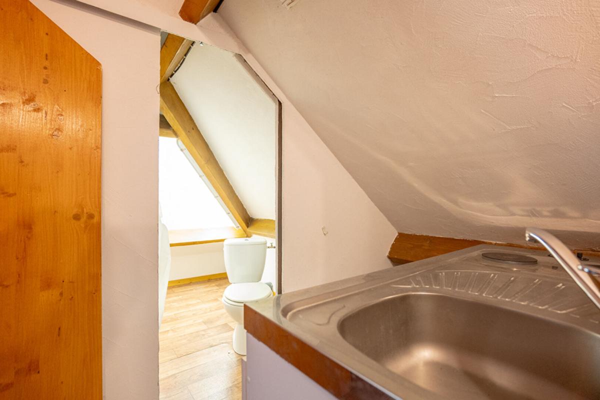 ORLEANS LIEUX UNIQUES ® x PROPRIÉTÉS PRIVÉES PROPOSE PETIT BUREAU 20 M² PROXIMITÉ GARE SNCF ORLEANS 3