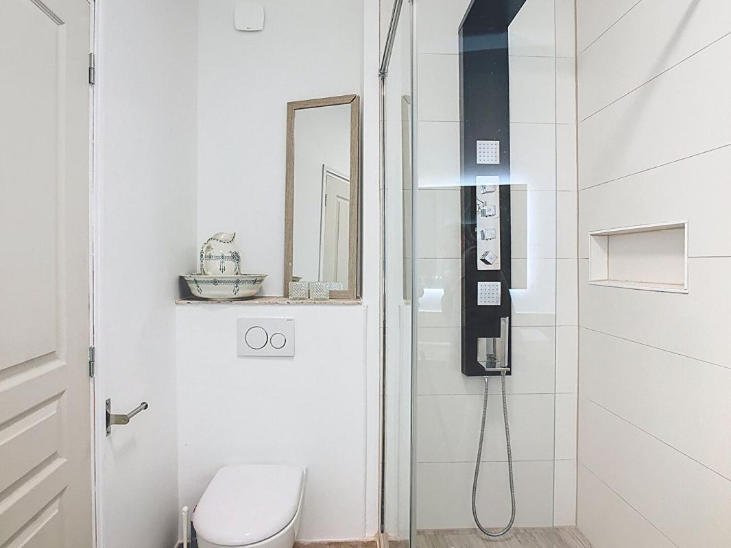 BEYNAC-ET-CAZENAC Belle propriété en pierre récemment rénovée 12