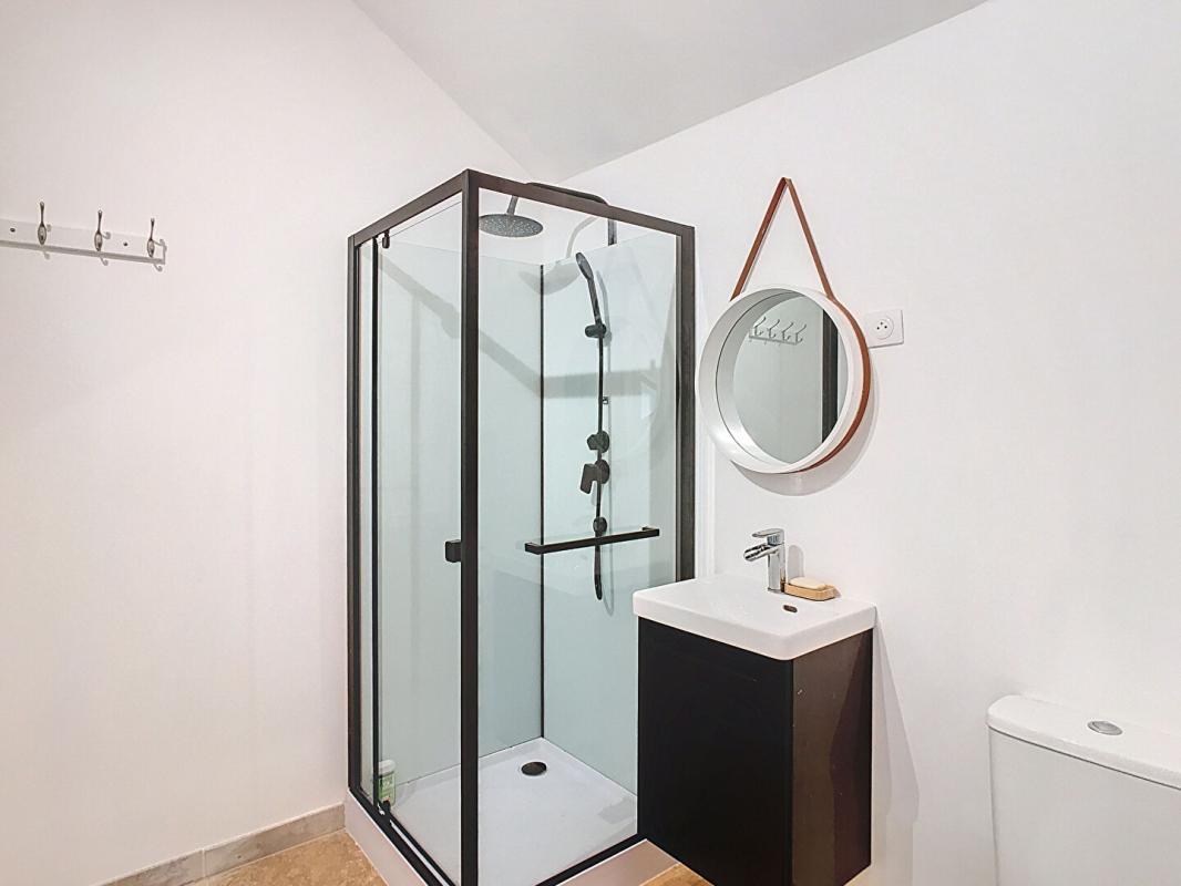 BEYNAC-ET-CAZENAC Belle propriété en pierre récemment rénovée 13