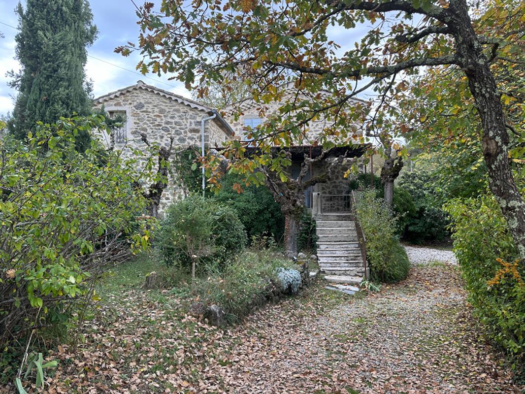 VINEZAC AUTHENTIQUE MAS ARDÉCHOIS AVEC PISCINE 3