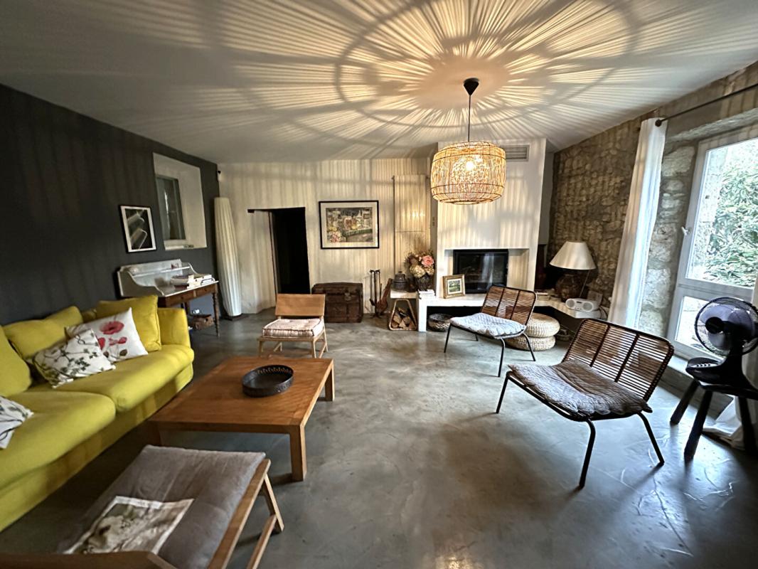 VINEZAC AUTHENTIQUE MAS ARDÉCHOIS AVEC PISCINE 6