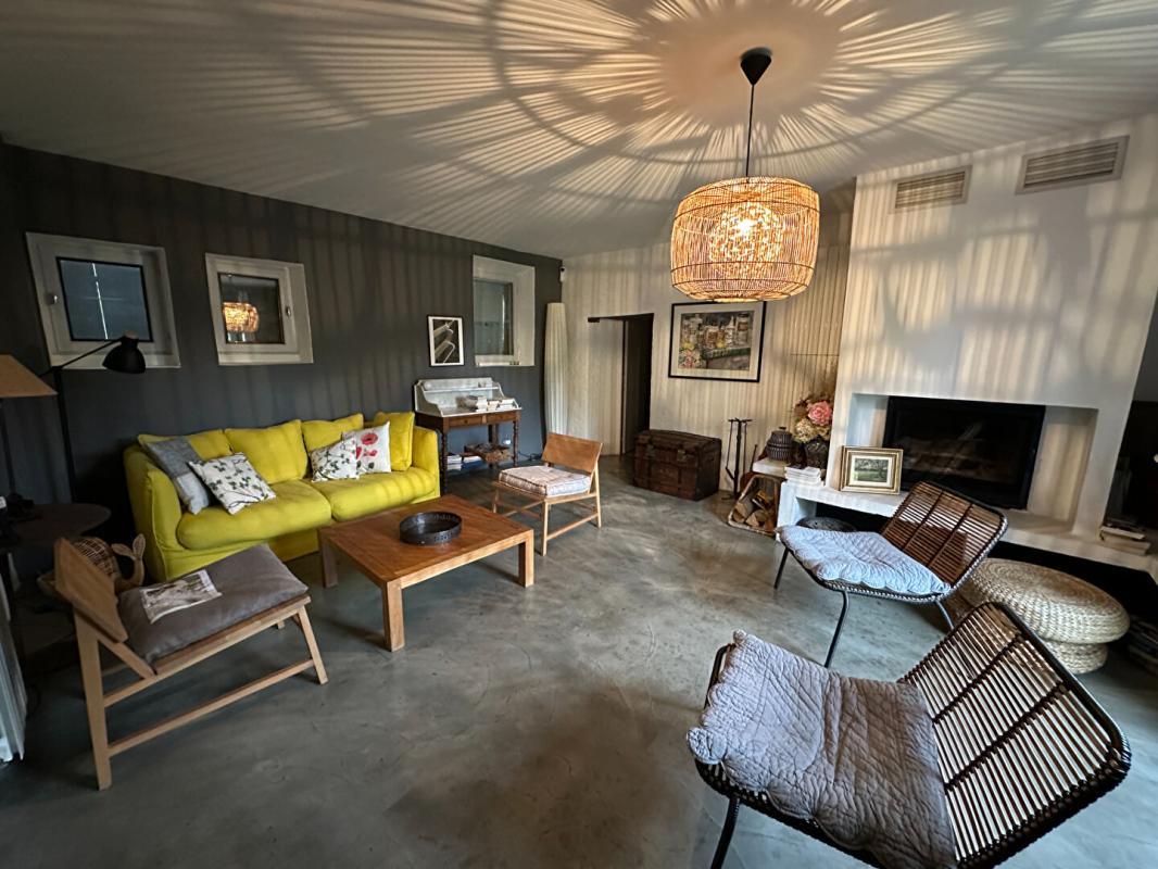 VINEZAC AUTHENTIQUE MAS ARDÉCHOIS AVEC PISCINE 8