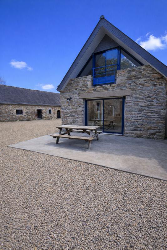 PLESTIN-LES-GREVES Propriété de charme avec 2 longères rénovées + dépendance à 500 m des plages de Plestin-les-Grèves 14