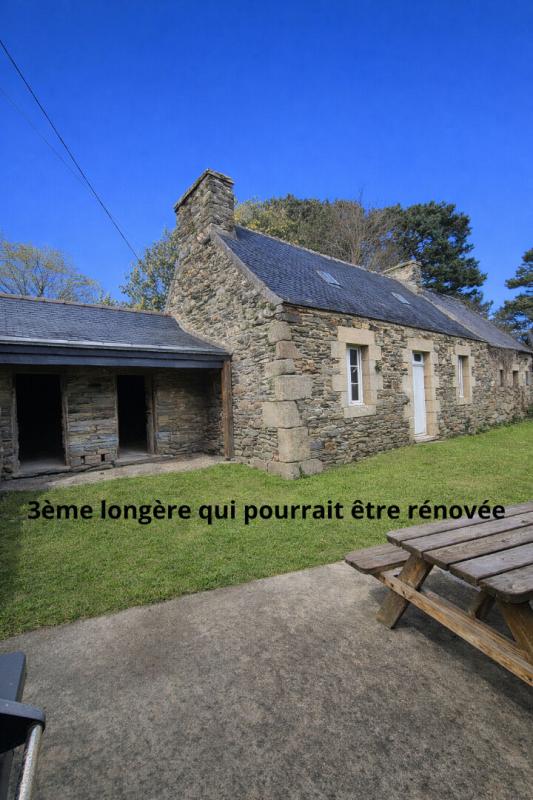 PLESTIN-LES-GREVES Propriété de charme avec 2 longères rénovées + dépendance à 500 m des plages de Plestin-les-Grèves 17