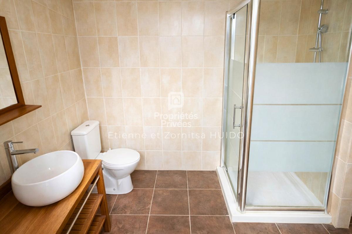 VATAN Maison de ville à rénover - Fort potentiel - Dépendances - Centre de Vatan 10