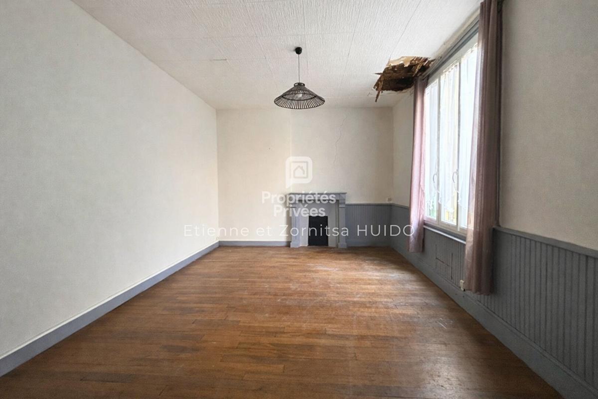 VATAN Maison de ville à rénover - Fort potentiel - Dépendances - Centre de Vatan 6