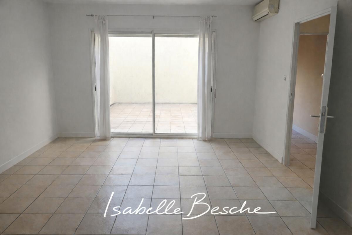 BORDEAUX 33100 BORDEAUX - local indépendant 239 m² , patio, grand garage 1