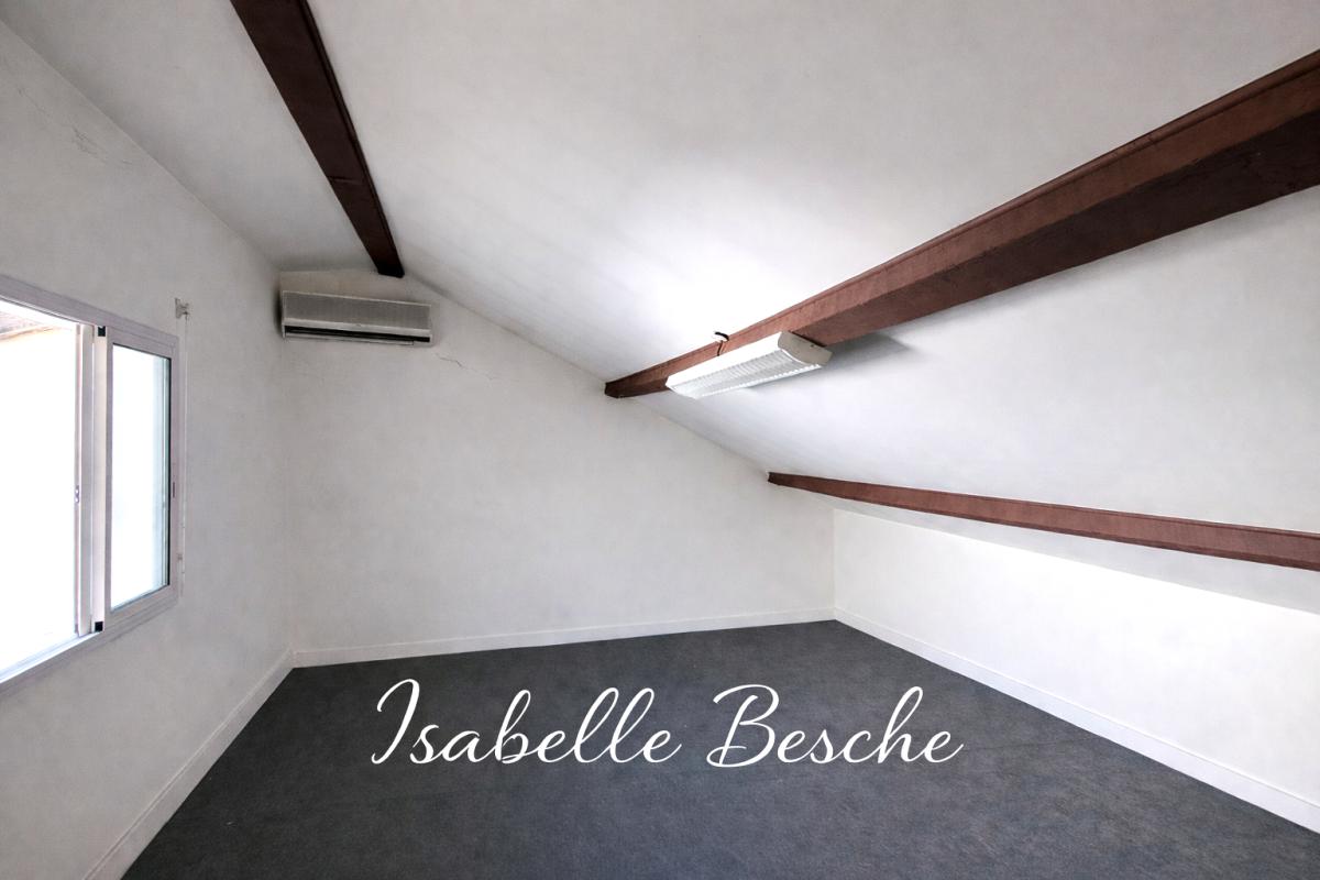 BORDEAUX 33100 BORDEAUX - local indépendant 239 m² , patio, grand garage 5