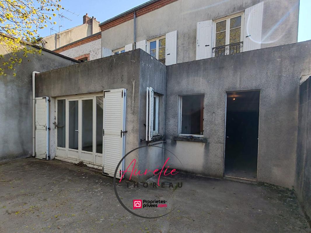 ARTENAY Maison de ville avec jardin, 4 chambres 16