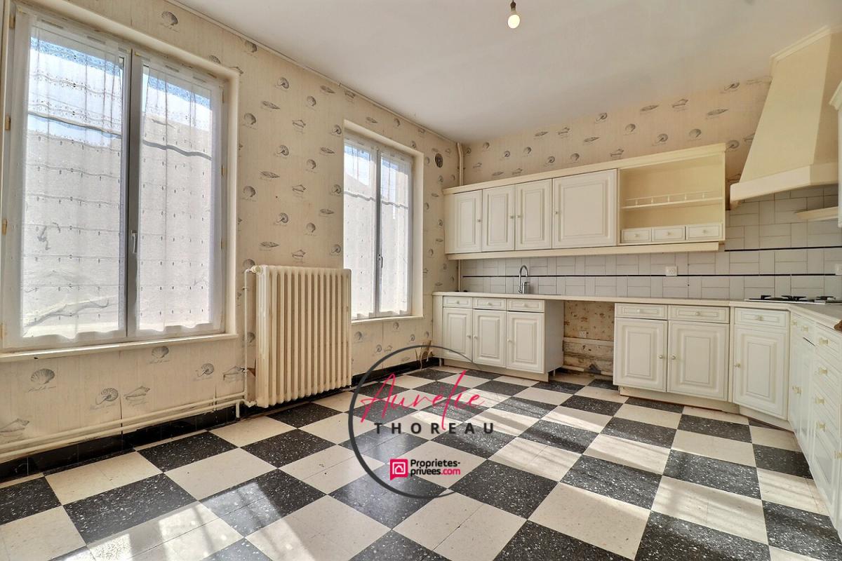 ARTENAY Maison de ville avec jardin, 4 chambres 6