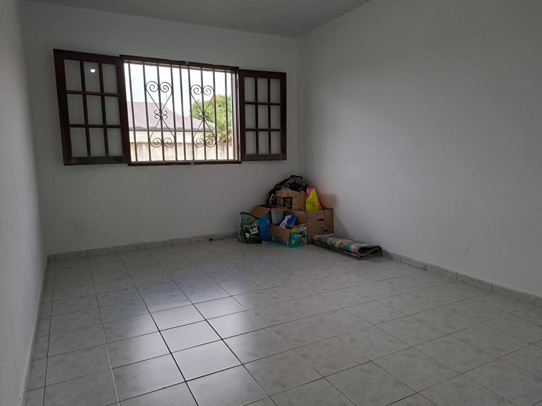 MATOURY Matoury 4 pièce(s) 99 m2 + terrasse et abri voiture 5