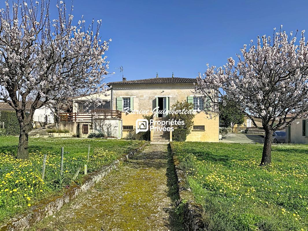 MONTAGNE Montagne : Maison en pierre dans un hameau avec VUE 1
