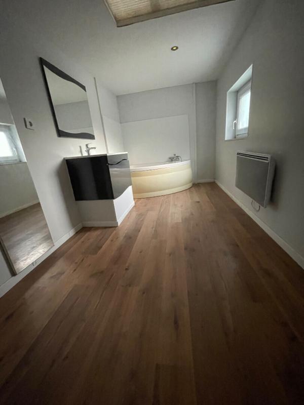 SECLIN Semi-flammande de 122m2, quartier Burgault à rénover 17