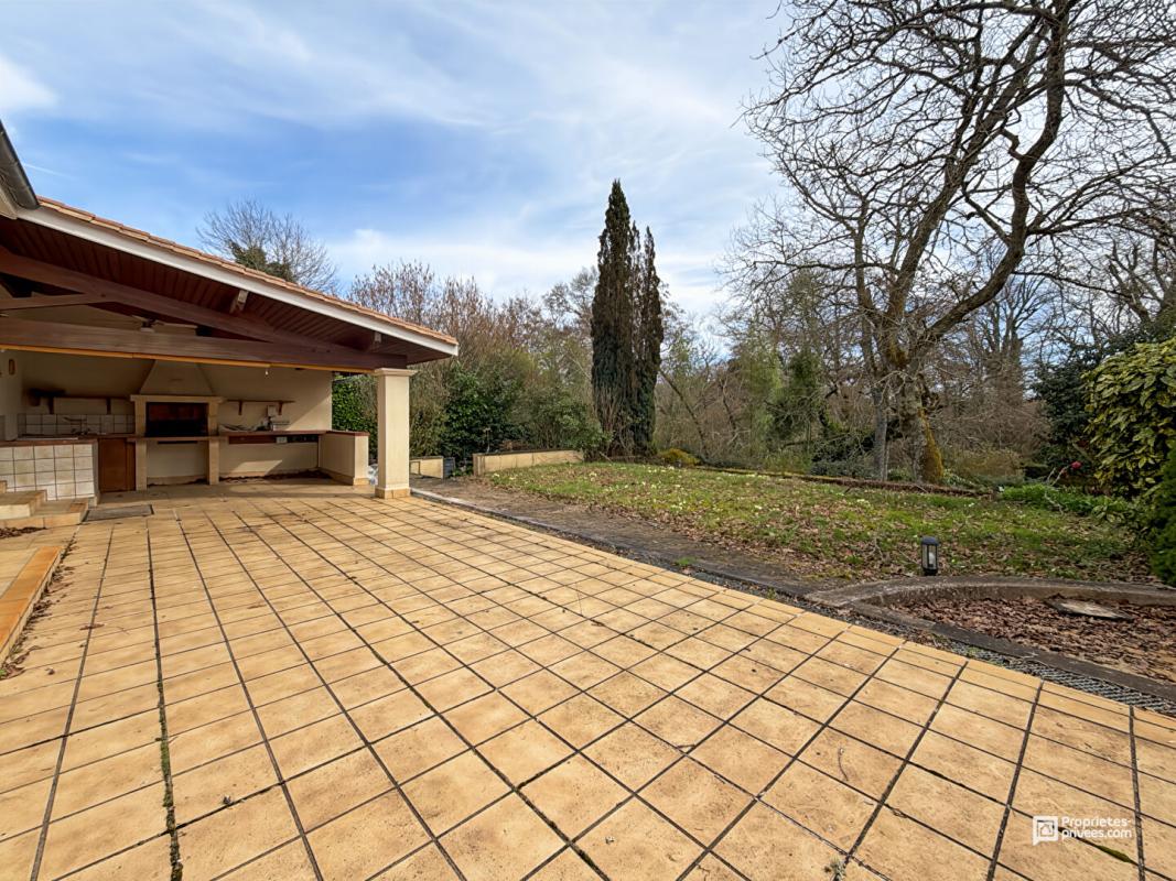 LEOGNAN Maison Leognan 7 pièce(s) 157 m2 6