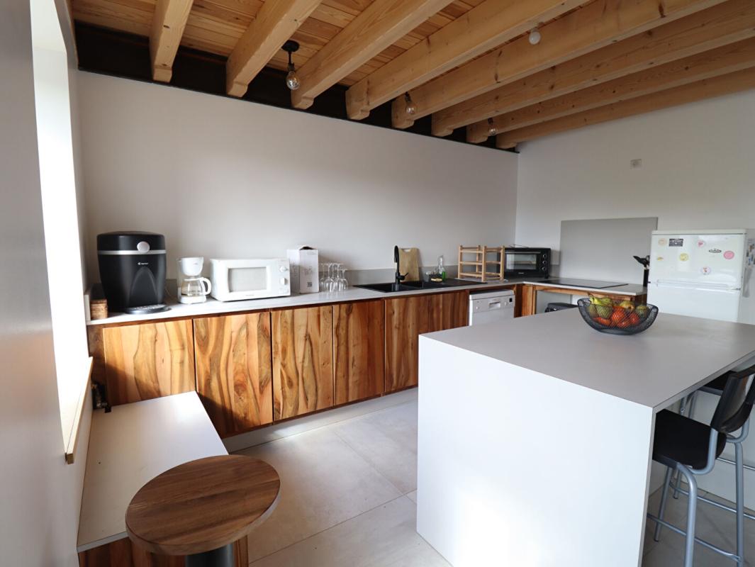 AMBERT Maison Ambert 6 pièces +/-250 m2 + 3ha de terrain environ 3