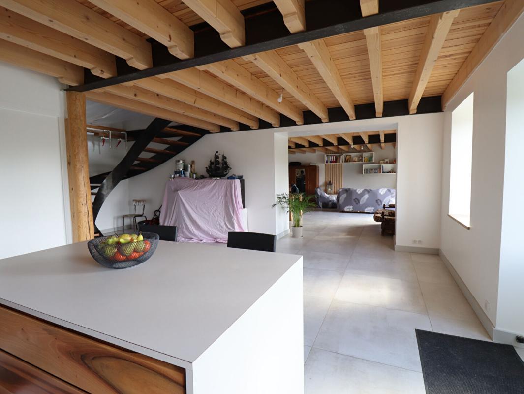 AMBERT Maison Ambert 6 pièces +/-250 m2 + 3ha de terrain environ 7