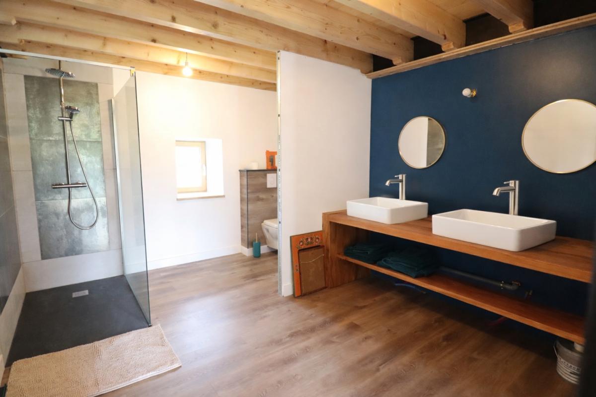 AMBERT Maison Ambert 6 pièces +/-250 m2 + 3ha de terrain environ 8