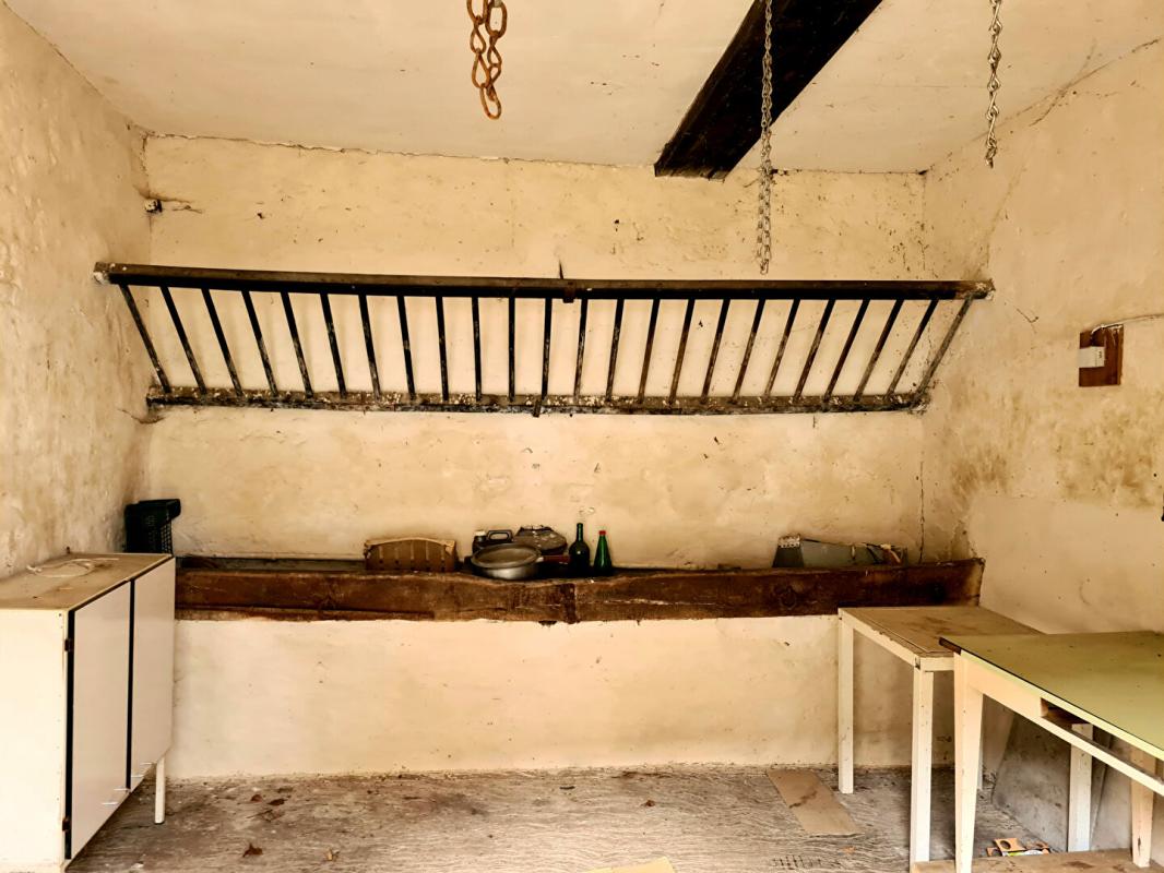 VESLY Vesly - 2 Belles granges : une écurie et une ancienne grange dimière sur 1.200 m2 de terrain plat - Prix : 243.500 7