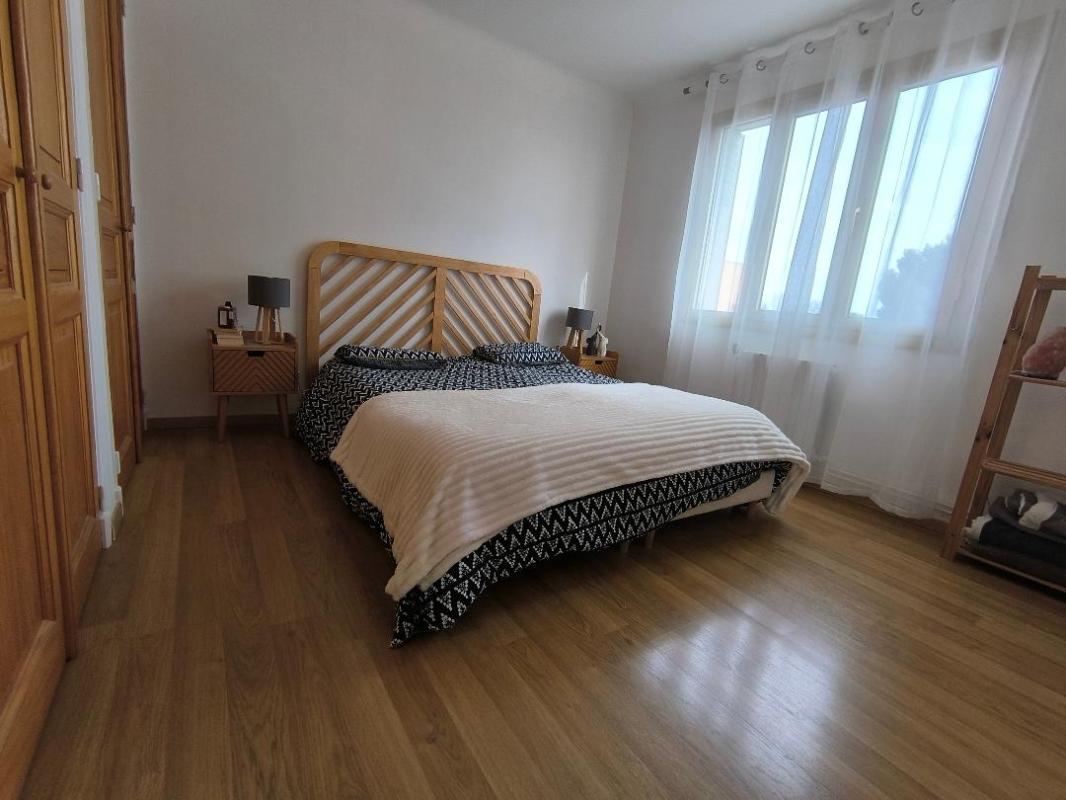 NIMES Nîmes : Centre Appartement  4 pièce(s) 77.96 m2 balcon garage 7