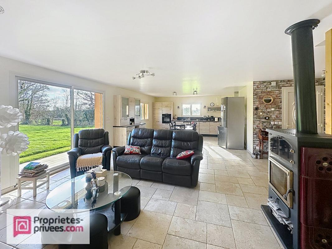 LE TORQUESNE Maison moderne au calme au coeur du pays d'auge , avec ses annexes dont 5 garages 4