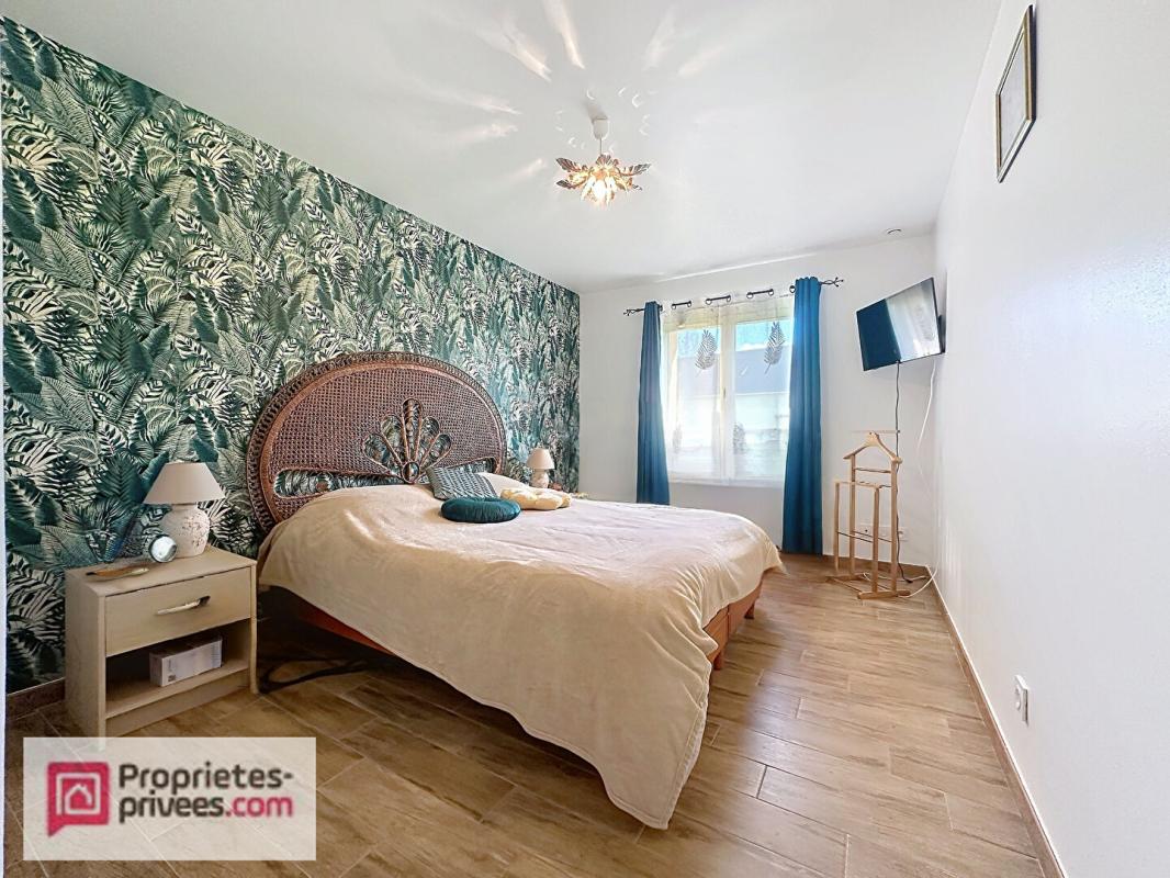 LE TORQUESNE Maison moderne au calme au coeur du pays d'auge , avec ses annexes dont 5 garages 6