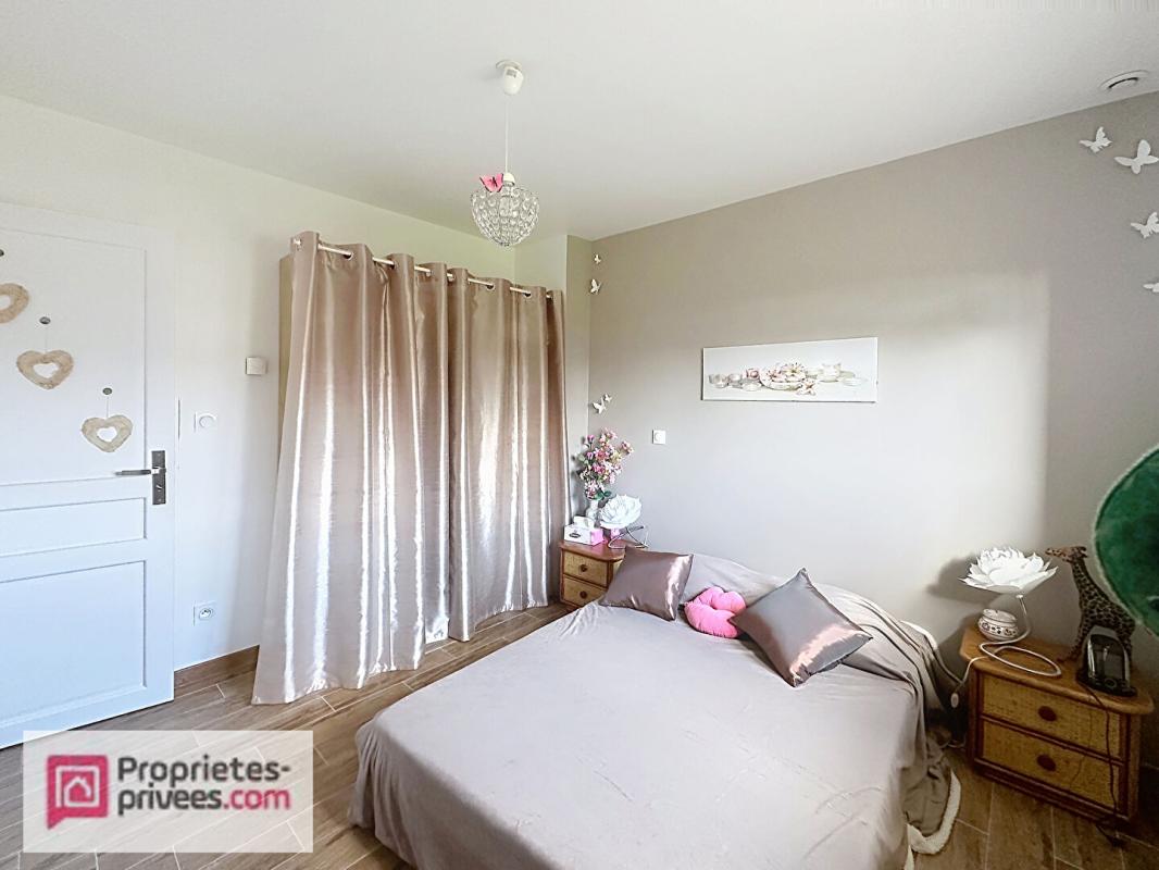 LE TORQUESNE Maison moderne au calme au coeur du pays d'auge , avec ses annexes dont 5 garages 8