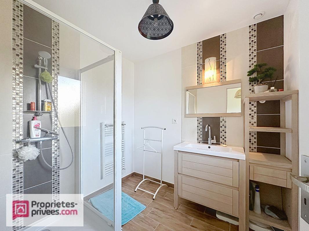 LE TORQUESNE Maison moderne au calme au coeur du pays d'auge , avec ses annexes dont 5 garages 9