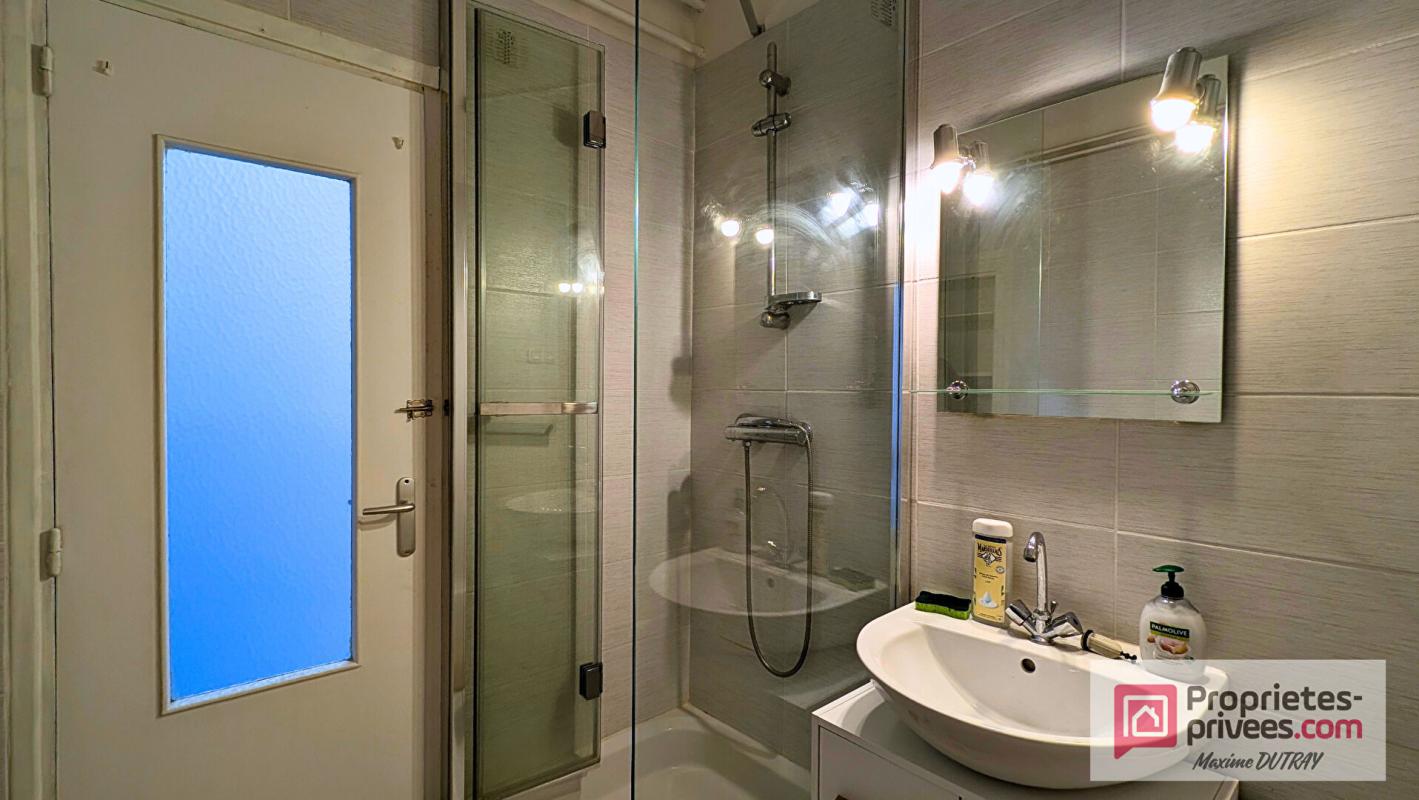 CHATEAU-RENAULT Appartement 4 pièces 70m² - Garage 34m² 9