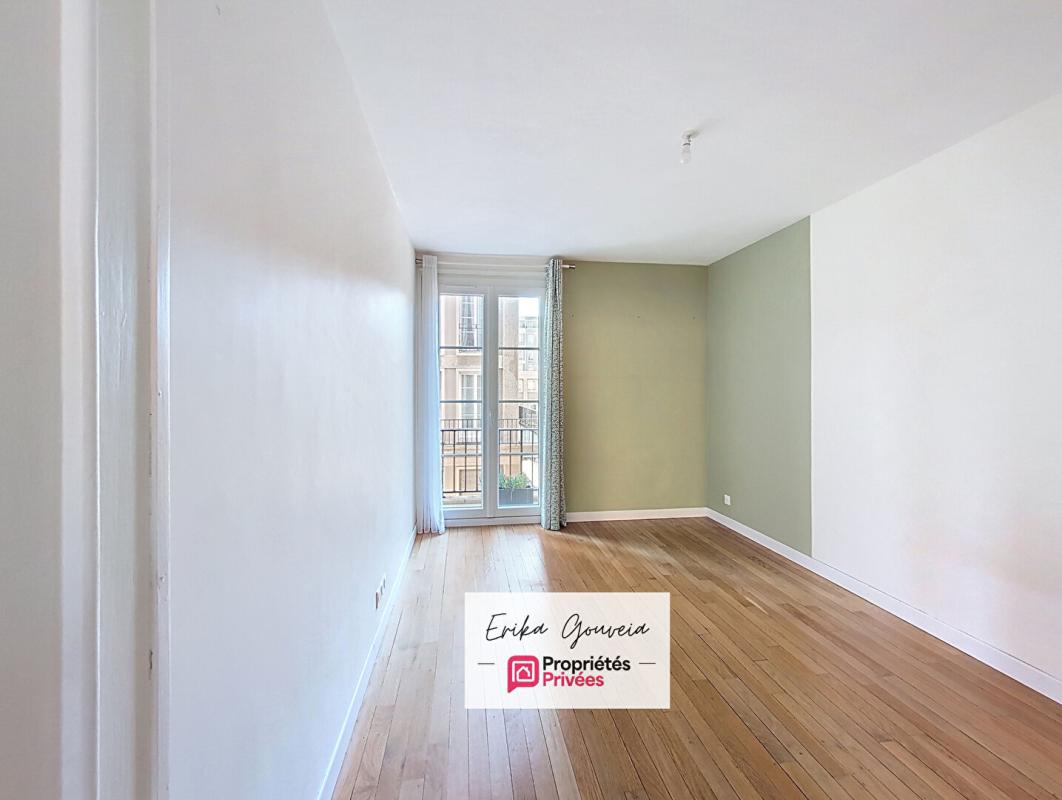 LE HAVRE PERRET 5 PIECES RÉNOVÉ 100m² - VUE HÔTEL DE VILLE - DOUBLE BALCON - STATIONNEMENT 10