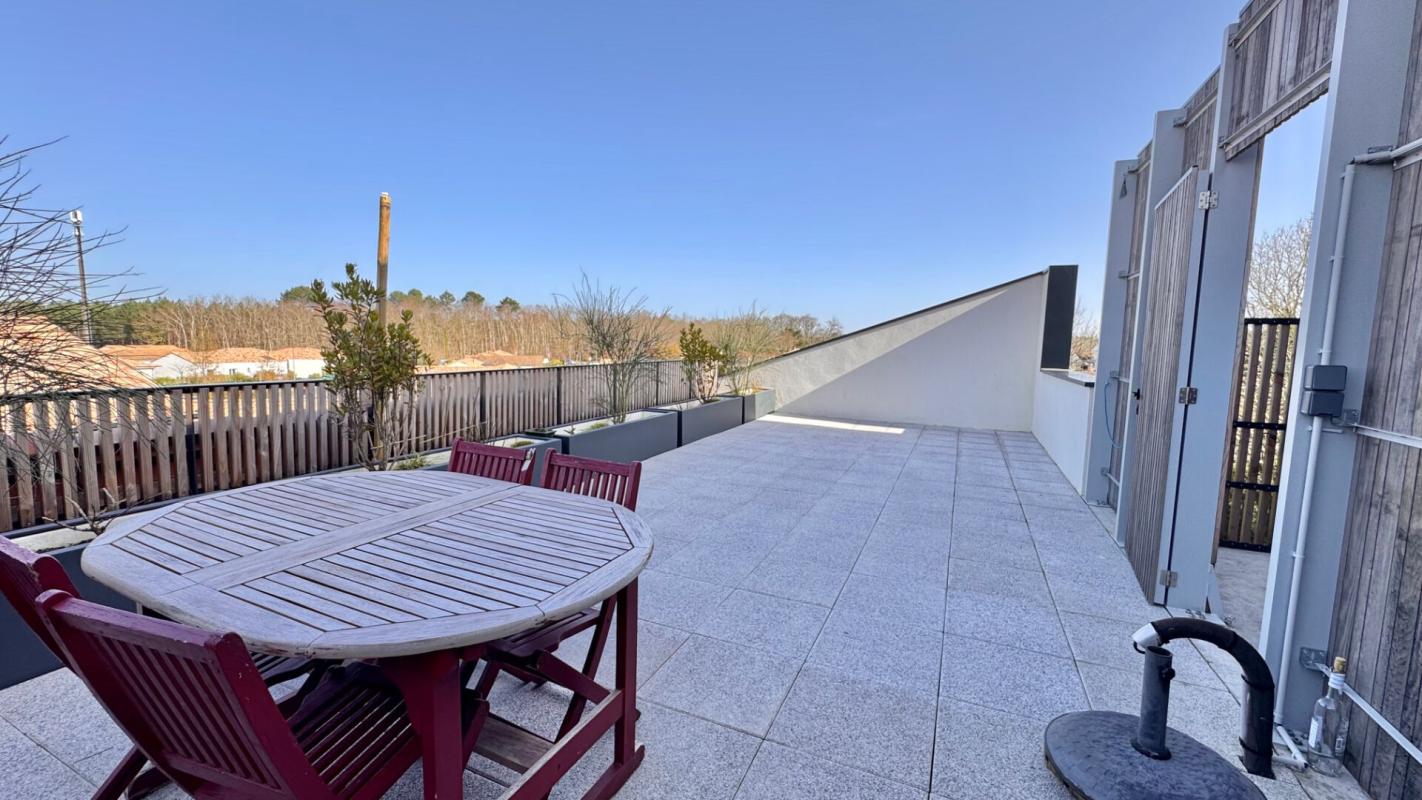 LACANAU Superbe T4 triplex de 93m² + terrasse de 62 m² ! 3