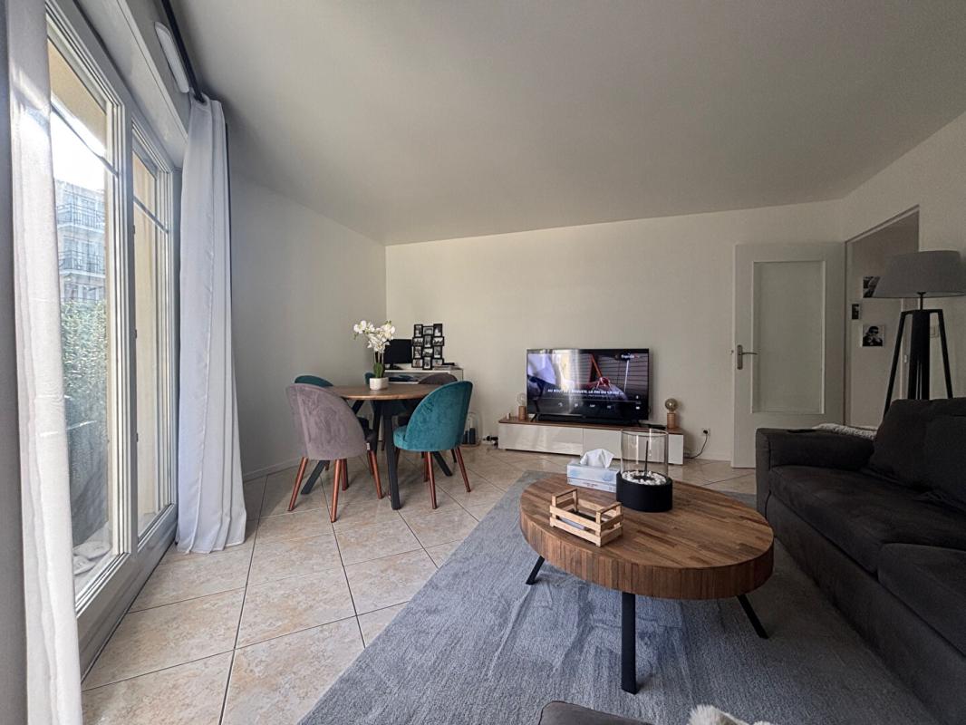 BONDY EXCLUSIVITÉ - APPARTEMENT "COUP DE COEUR" AVEC TERRASSE DE 30 m² 2