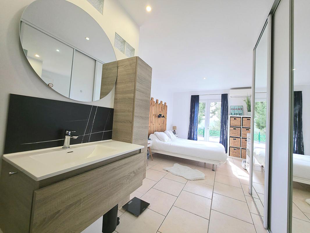 BORMES-LES-MIMOSAS Maison familiale 8 pièces ? 145 m² ? Vue exceptionnelle ? 1 030 000 7