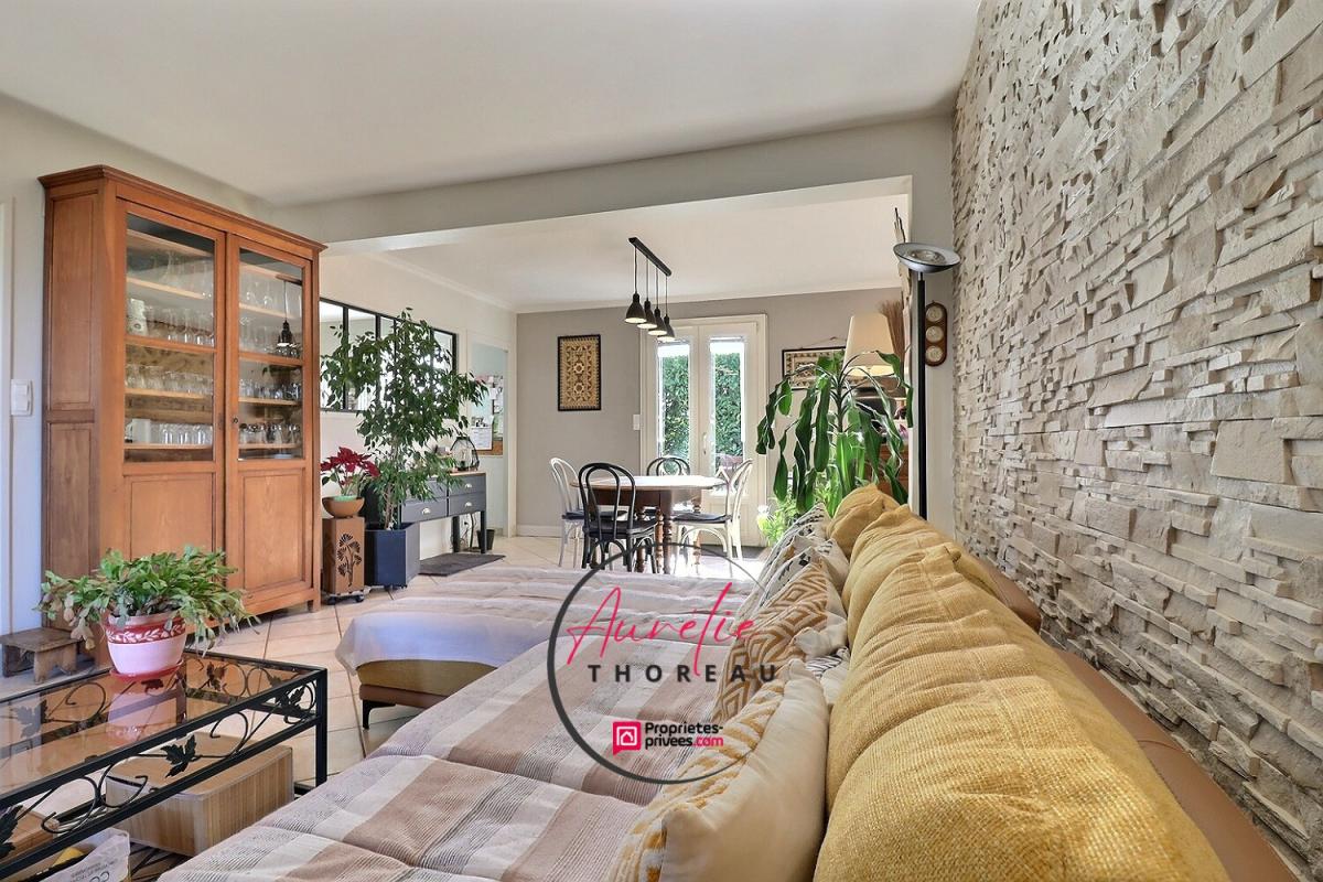 REBRECHIEN Maison sur sous sol, terrain clos, 3 chambres 1