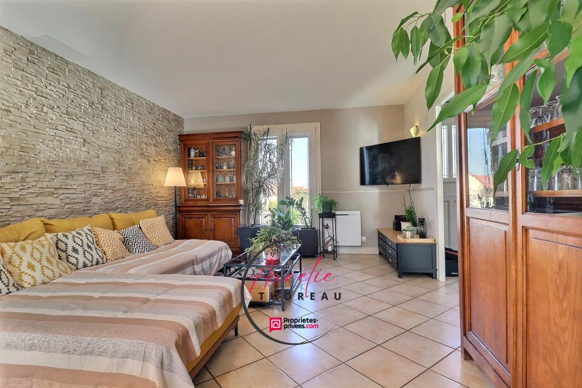 REBRECHIEN Maison sur sous sol, terrain clos, 3 chambres 3