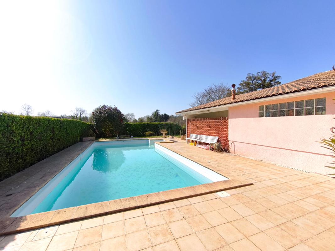 SAUGNAC-ET-CAMBRAN Maison 4 pièce(s) 125 m2 4