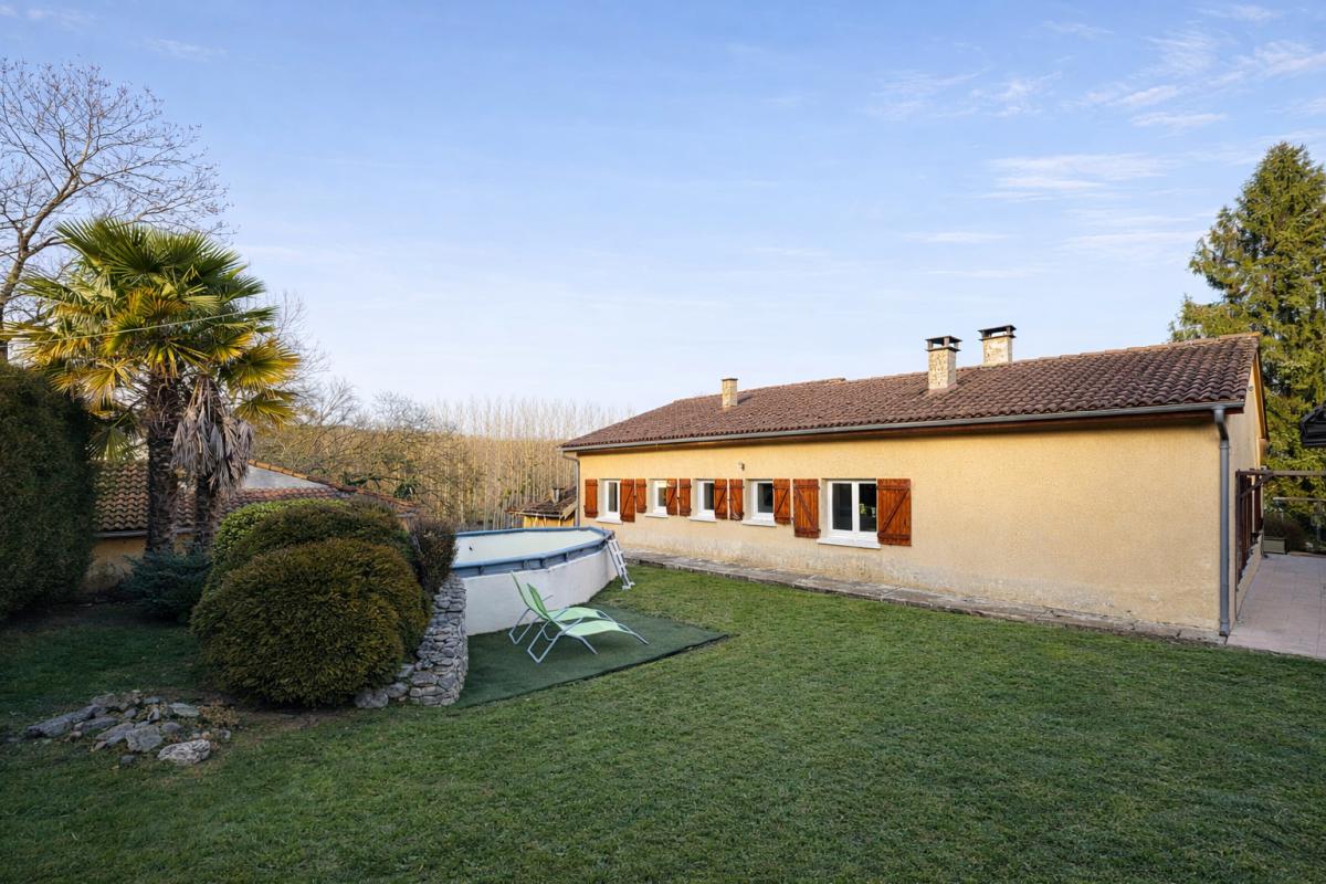 ENCAUSSE-LES-THERMES Maison plain pied au calme 11