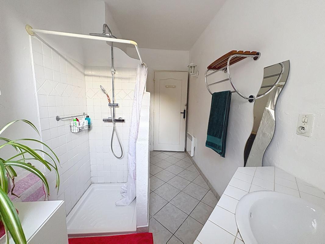 ENCAUSSE-LES-THERMES Maison plain pied au calme 6