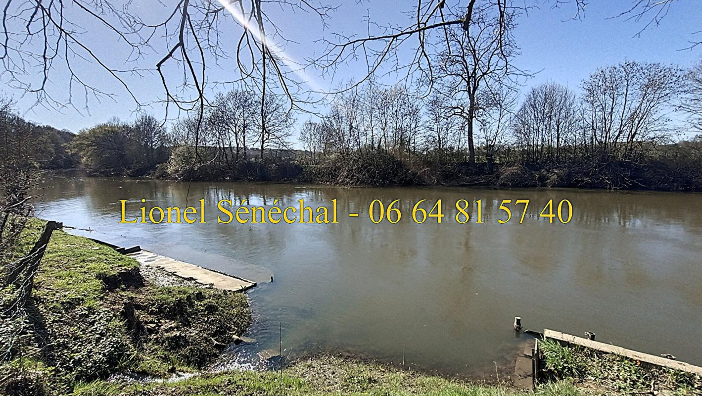 NEUVILLE-SUR-SARTHE Terrain de loisirs de plus de 600 m2 au bord de la rivière à Neuville - sur - Sarthe 2