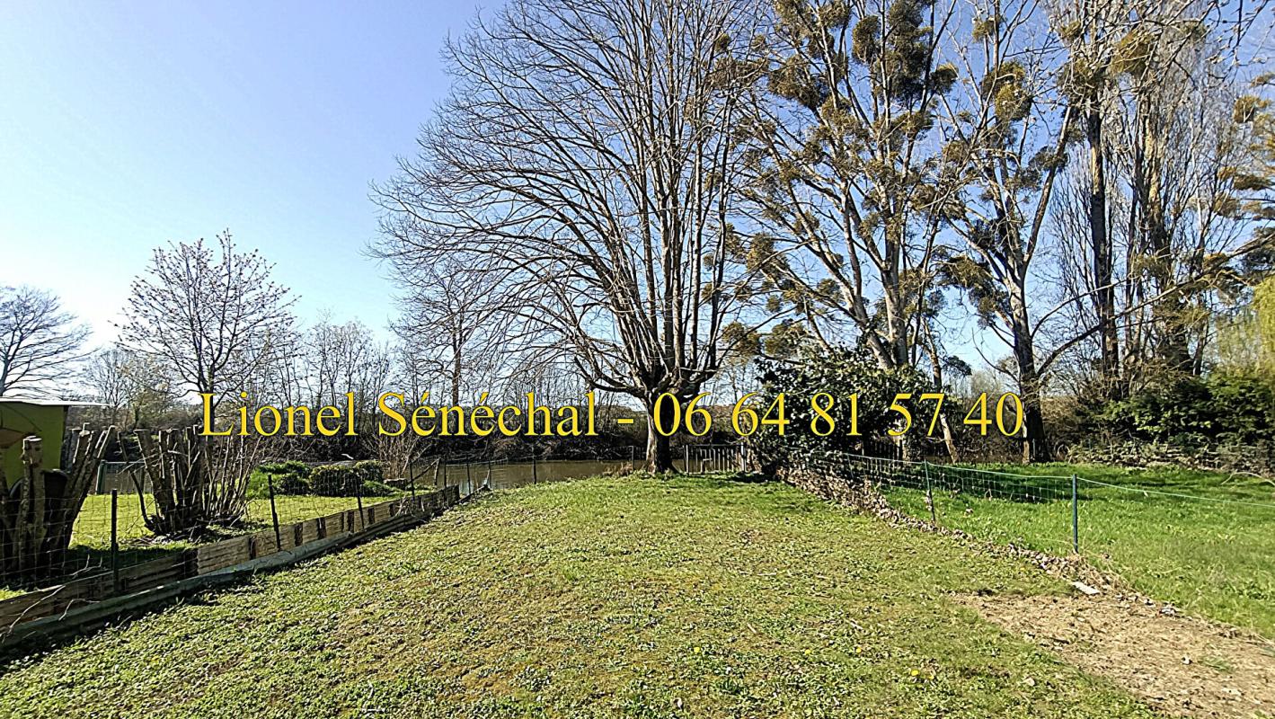 NEUVILLE-SUR-SARTHE Terrain de loisirs de plus de 600 m2 au bord de la rivière à Neuville - sur - Sarthe 3