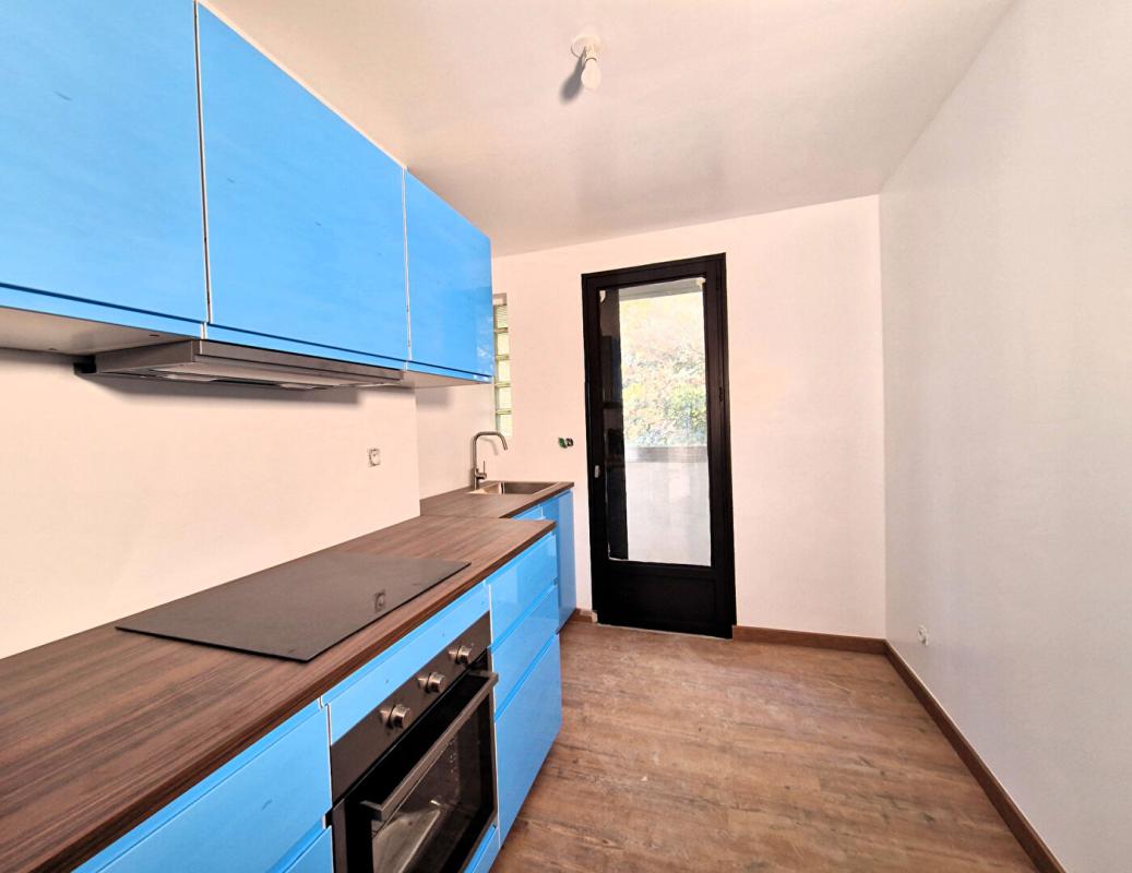 CHATEAURENARD Appartement  3 pièce(s) 82 m2 10