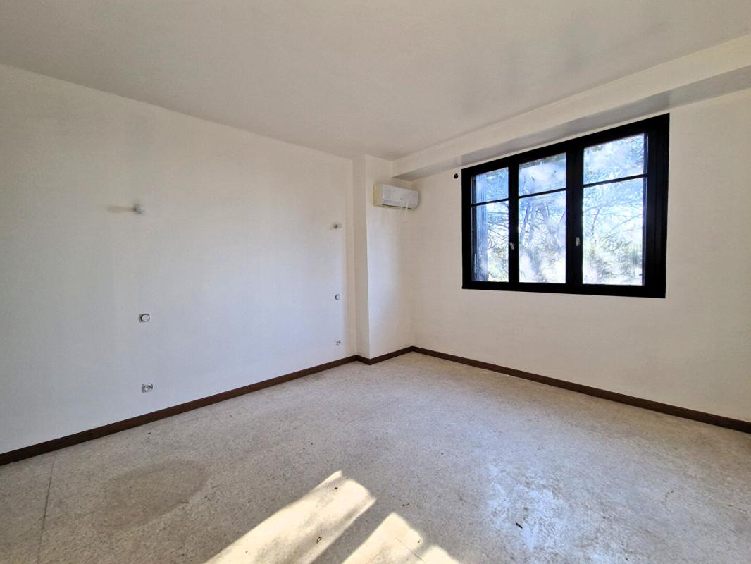 CHATEAURENARD Appartement  3 pièce(s) 82 m2 8