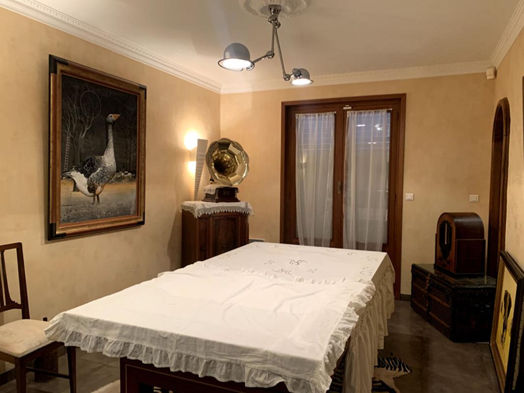 ROANNE En Exclusivité Maison située à Riorges 7 pièces 187 m2, terrain 4500 m2 10