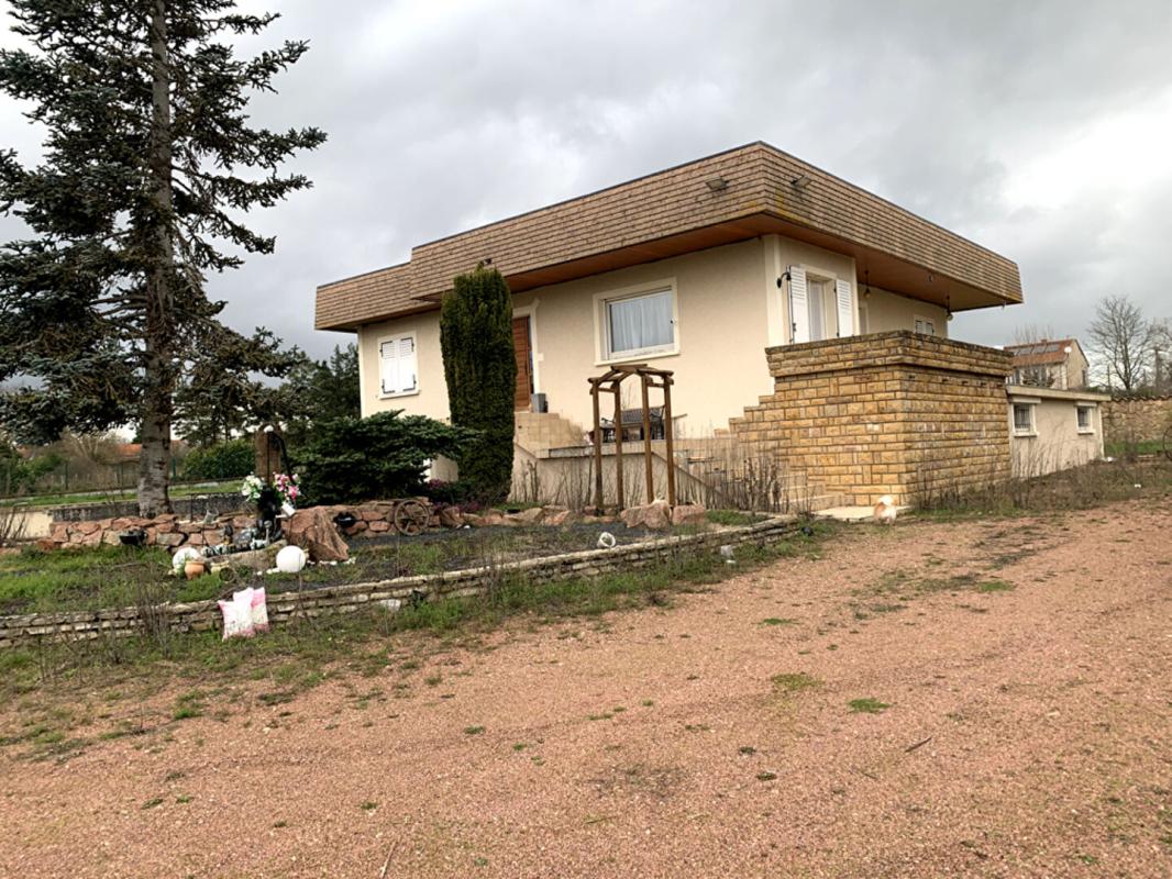 ROANNE En Exclusivité Maison située à Riorges 7 pièces 187 m2, terrain 4500 m2 5