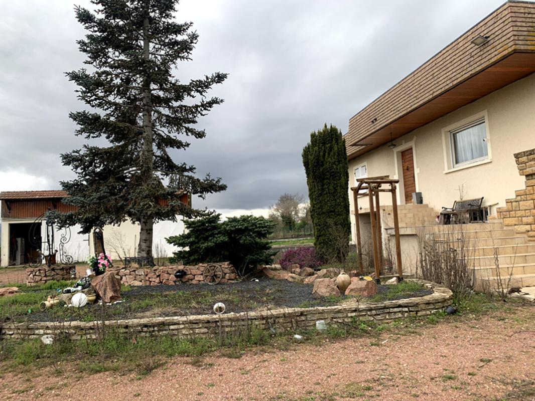 ROANNE En Exclusivité Maison située à Riorges 7 pièces 187 m2, terrain 4500 m2 6