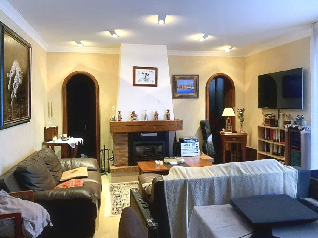 RIORGES En Exclusivité Maison située à Riorges 7 pièces 187 m2, terrain 4500 m2 6