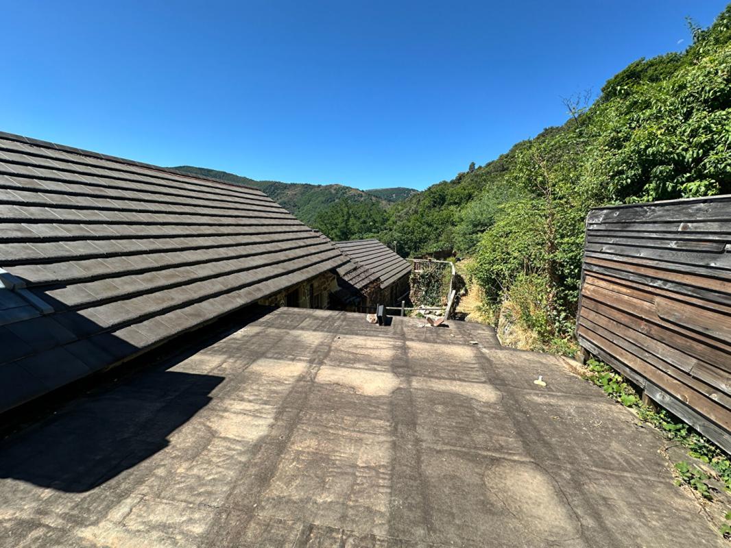 SABLIERES Authentique maison de hameau avec dépendances et vue dégagée 4